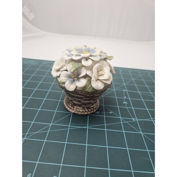 Porcelain Floral Basket Trinket Flower 4 in x 4 in - Picture 1 of 6